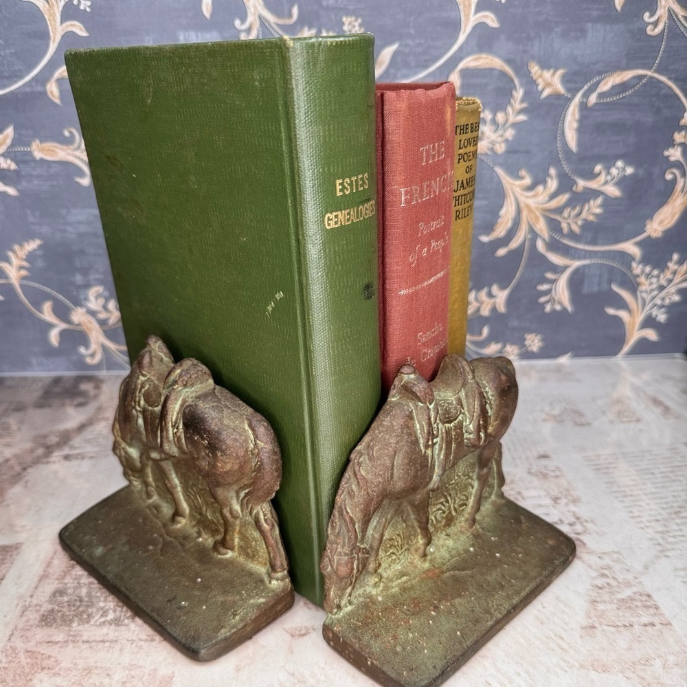 Vintage Cast Iron Horse Bookends Grazing Saddled Horses Primitive Heavy Pair